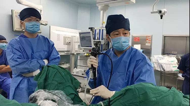 右侧输尿管软镜瑞柯恩钬激光碎石术 鲁军教授 上海市第一人民医院,瑞柯恩