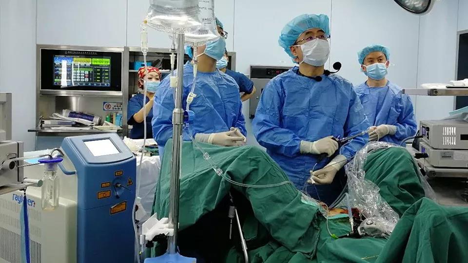脉宽可调钬激光输尿管软镜碎石术 刘贤奎教授 中国医科大学第一附属医院,瑞柯恩锋瑞铥光纤激光,钬激光