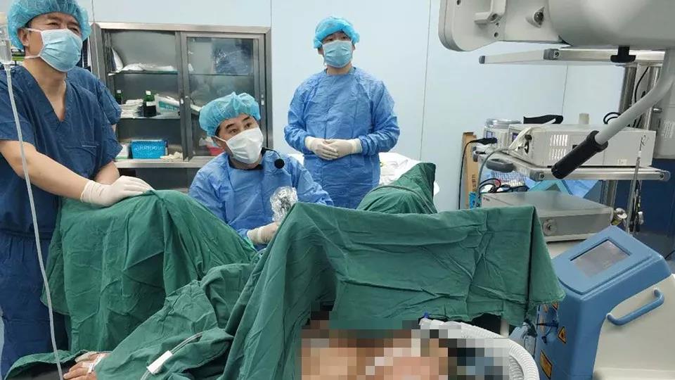 右侧输尿管软镜碎石取石术  刘贤奎教授 中国医科大学第一附属医院