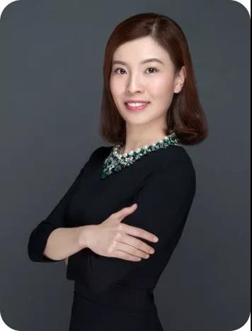 现任第二军医大学附属长海医院泌尿外科中心护士长-盛 夏 护士长
