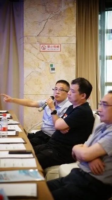 光纤铥激光宁波高峰论坛,铥激光,医用铥激光,钬激光设备供应商,钬激光设备品牌,泌尿外科医疗设备,瑞柯恩