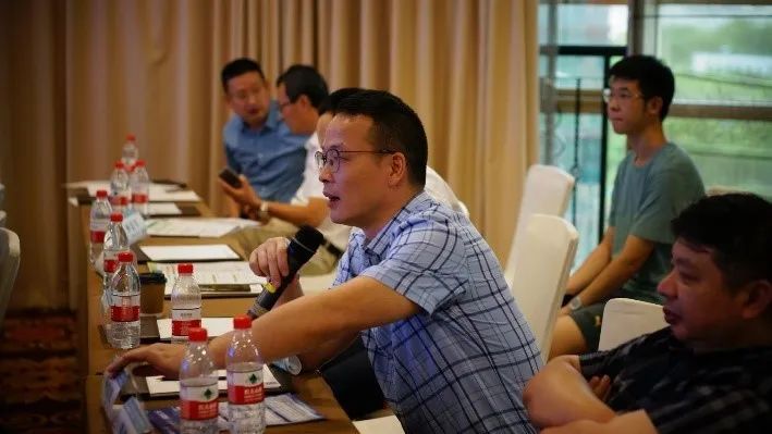 光纤铥激光宁波高峰论坛,铥激光,医用铥激光,钬激光设备供应商,钬激光设备品牌,泌尿外科医疗设备,瑞柯恩